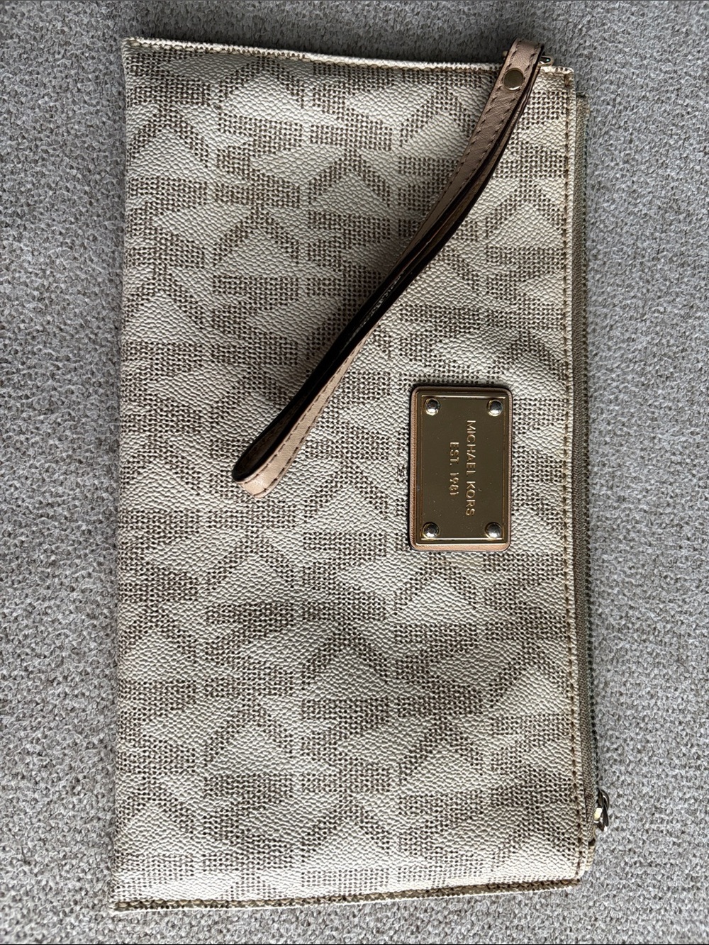 Michael Kors Neutral Logo Wristlet in Beige and Gold